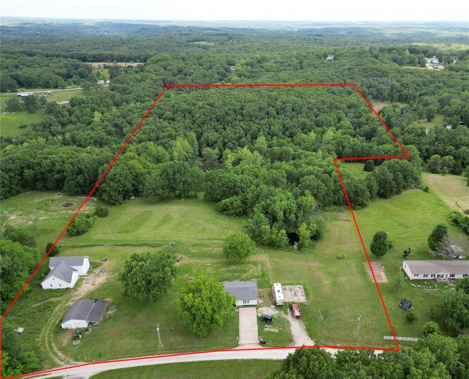 St Clair, MO 63077,303 Bird Song LN