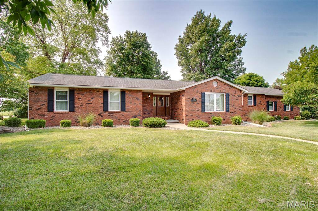 Jerseyville, IL 62052,800 W County RD