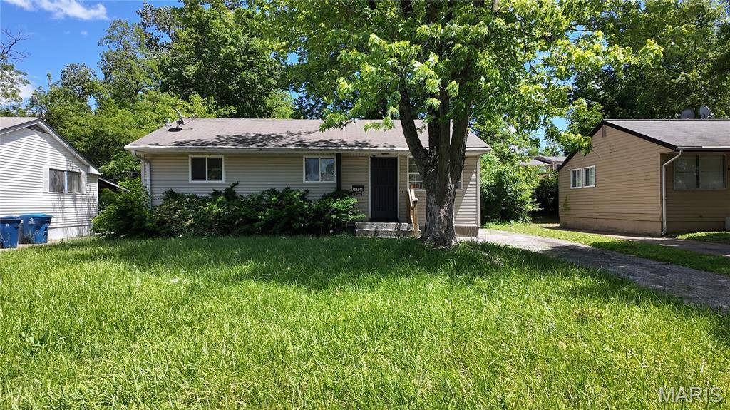 St Louis, MO 63137,10736 Spring Garden DR