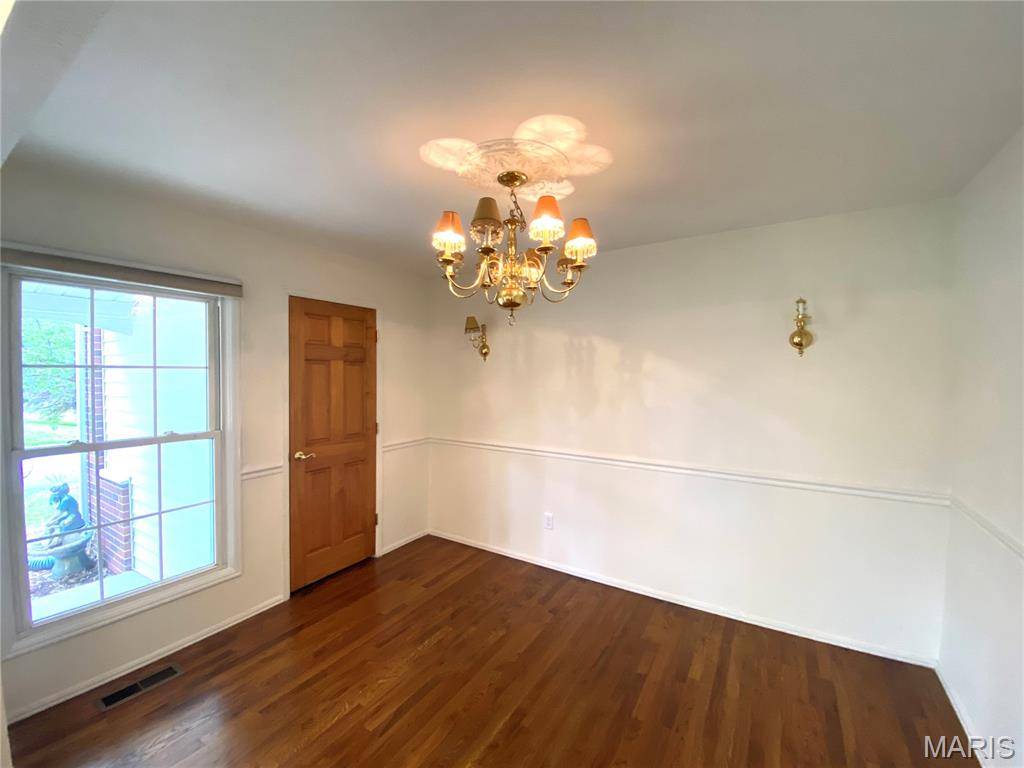 Overland, MO 63114,2287 Woodgrass DR