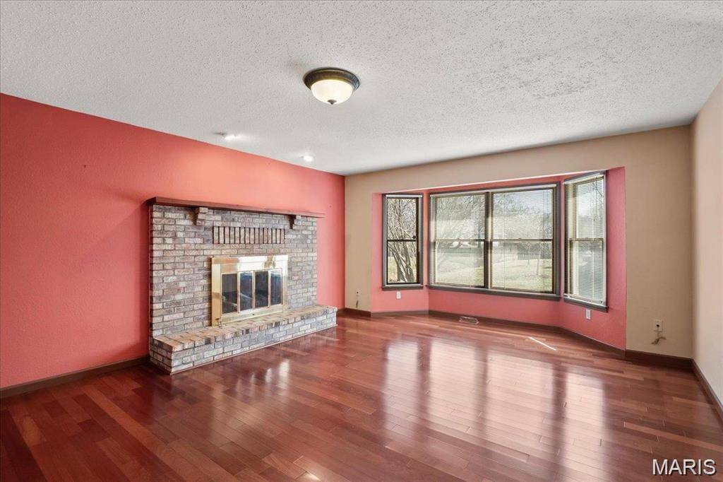 Belleville, IL 62221,200 Fieldstone CT