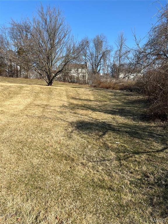 Ballwin, MO 63011,150 Steamboat LN