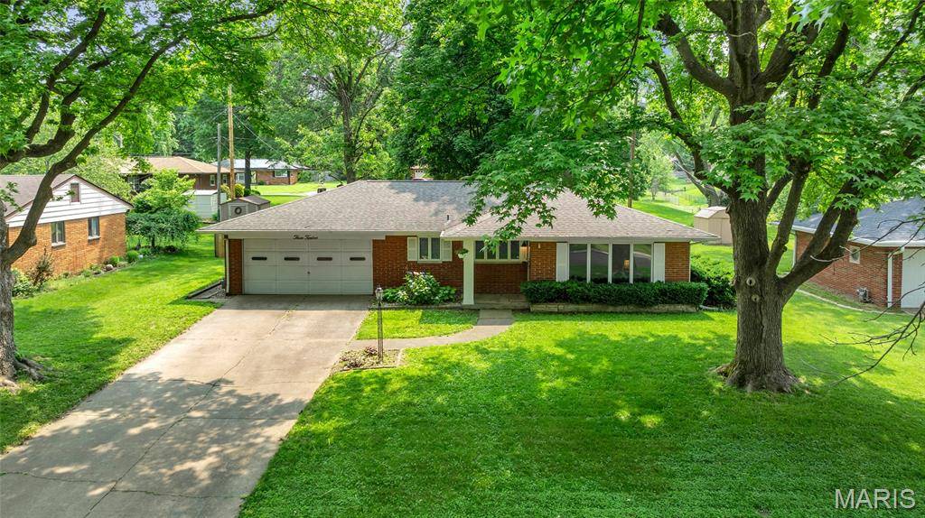 Belleville, IL 62223,312 Longview DR