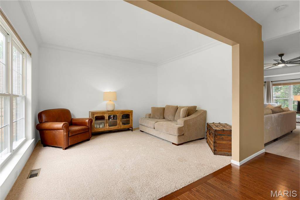 St Louis, MO 63129,2609 Towne Oaks DR
