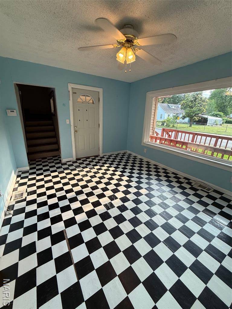 Alton, IL 62002,2213 Johnson ST