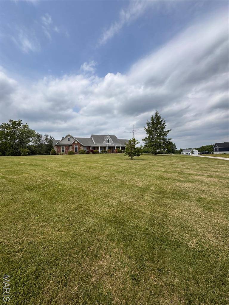 Hawk Point, MO 63349,5 Ashley LN