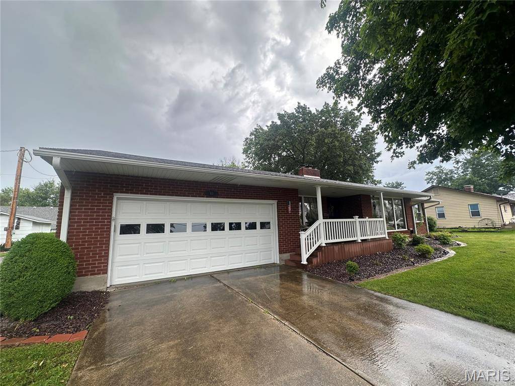 Shelbina, MO 63468,611 S Center