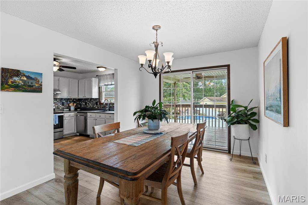 Godfrey, IL 62035,1113 Enos LN
