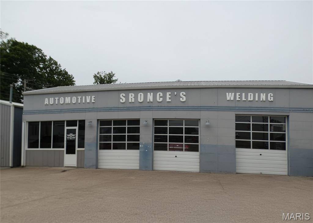Pinckneyville, IL 62274,105 W Water ST