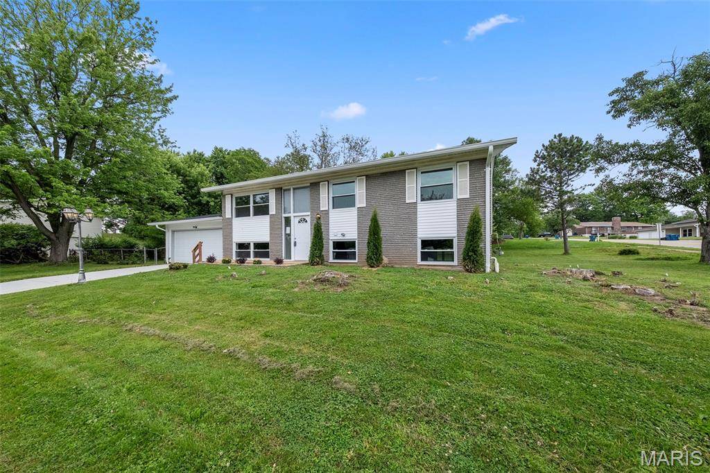 Bridgeton, MO 63044,11605 Oakbury CT