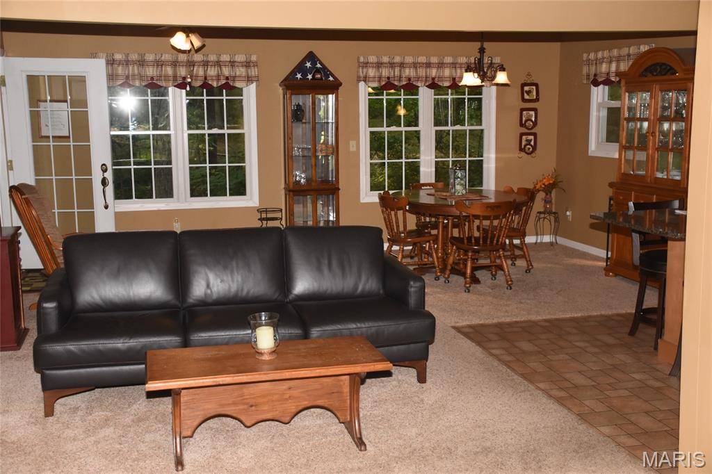 Effingham, IL 62401,8404 E Twin Oaks DR