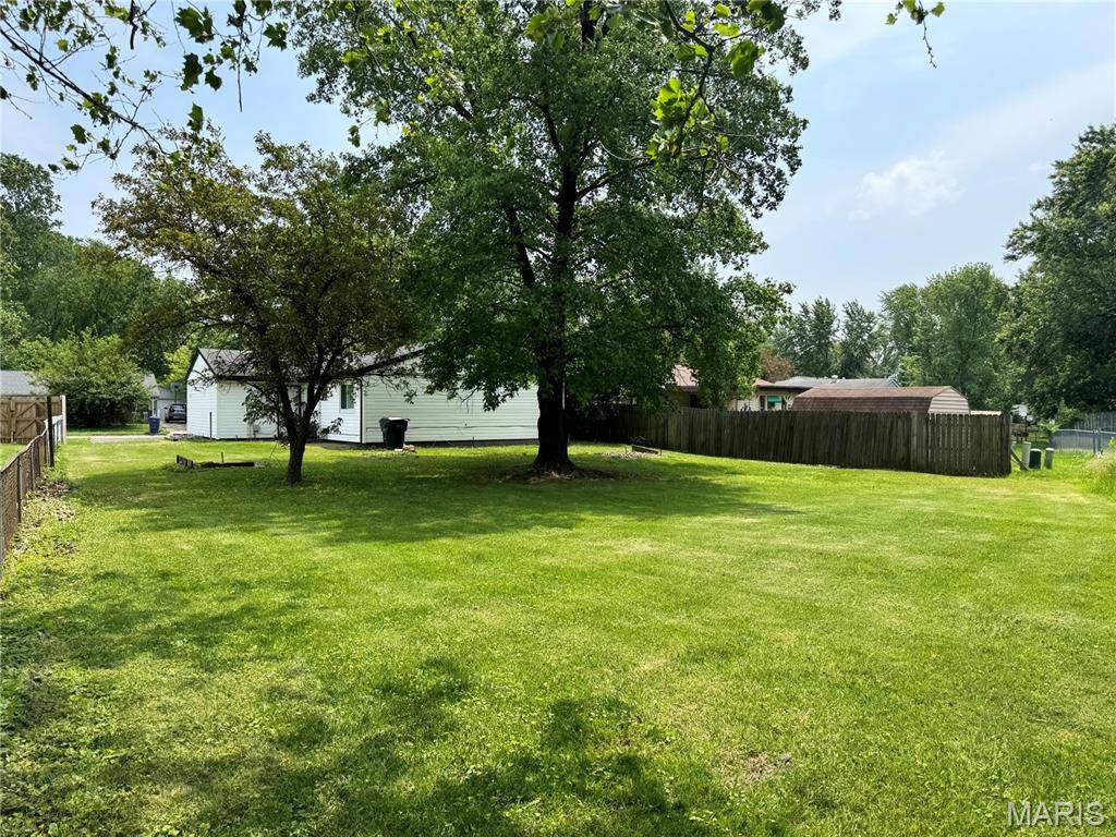 Belleville, IL 62220,18 Scarlet DR