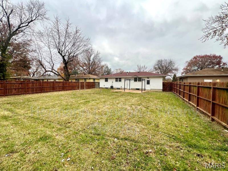 Florissant, MO 63031,170 Ruth DR