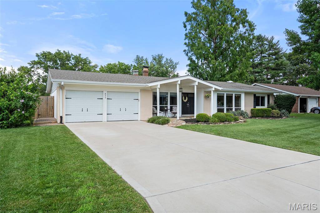 Creve Coeur, MO 63141,824 Montmartre CT