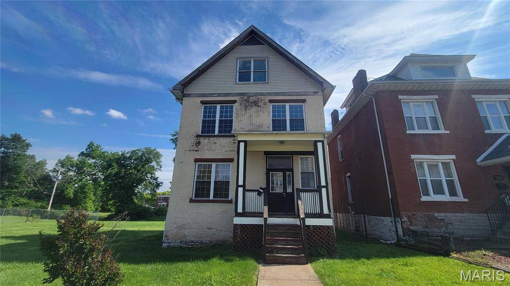 St Louis, MO 63112,5714 Maple AVE