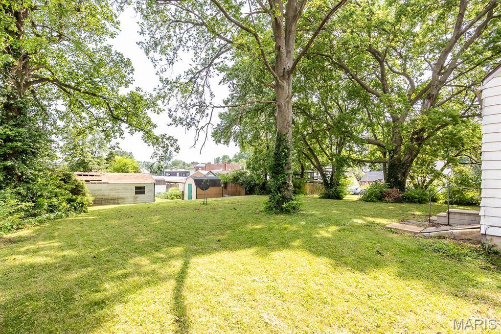 Belleville, IL 62220,412 E McKinley ST