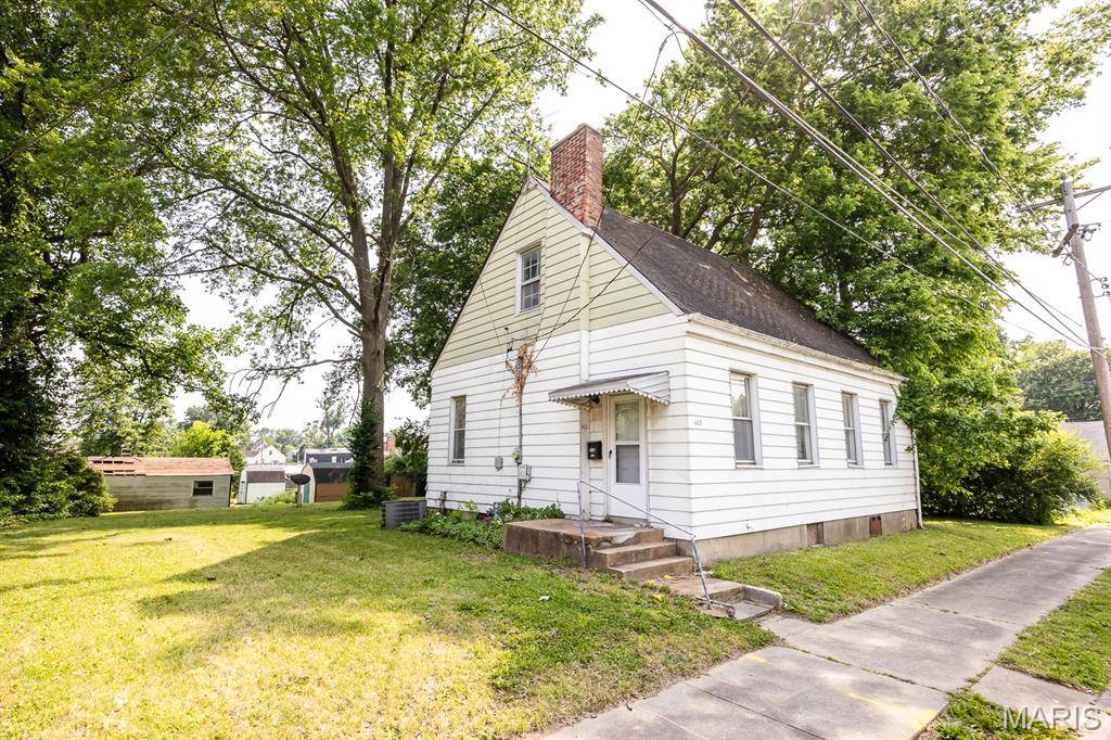 Belleville, IL 62220,412 E McKinley ST