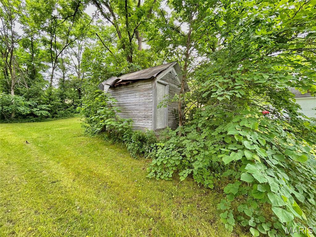 Salem, MO 65560,604 E 3rd ST