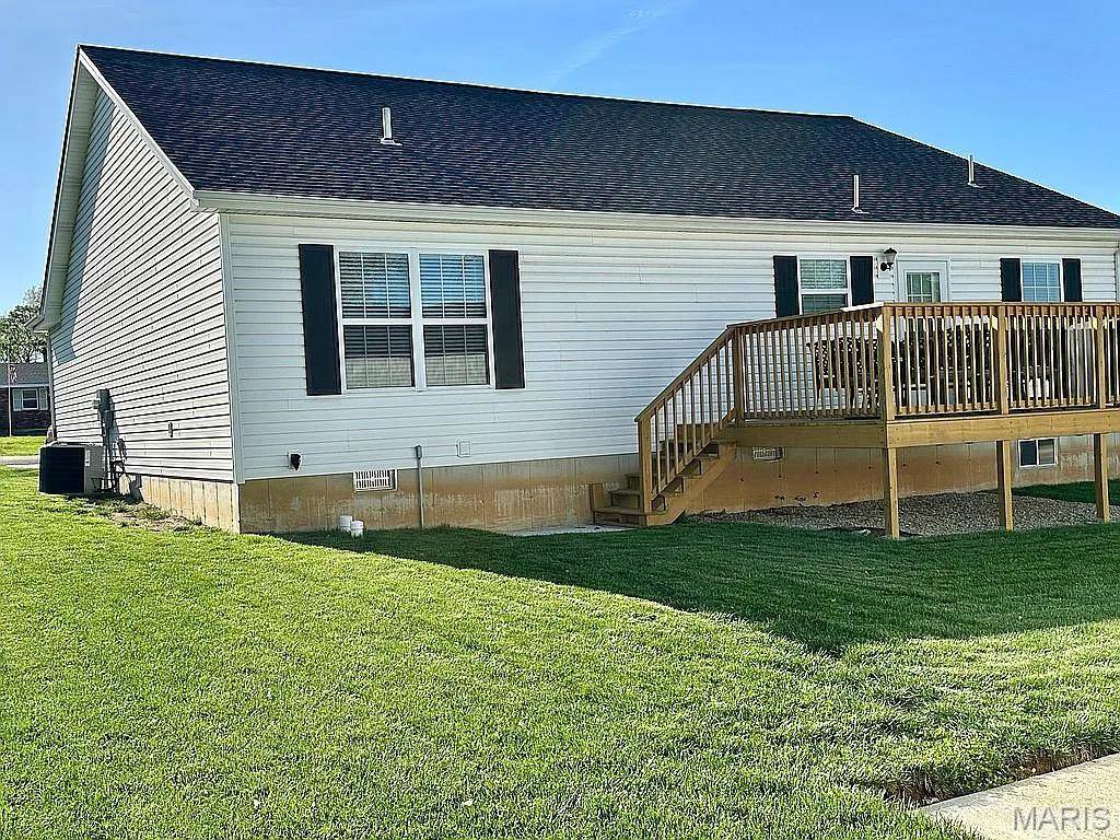 Desloge, MO 63601,114 N Country LN