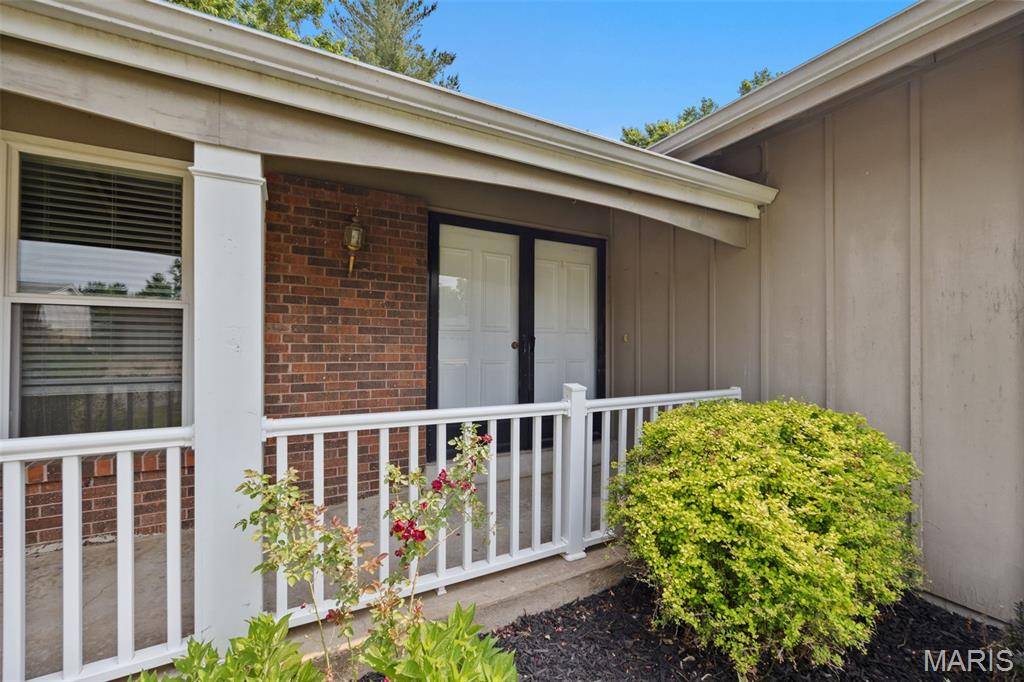 Ballwin, MO 63021,527 Blazedwood DR