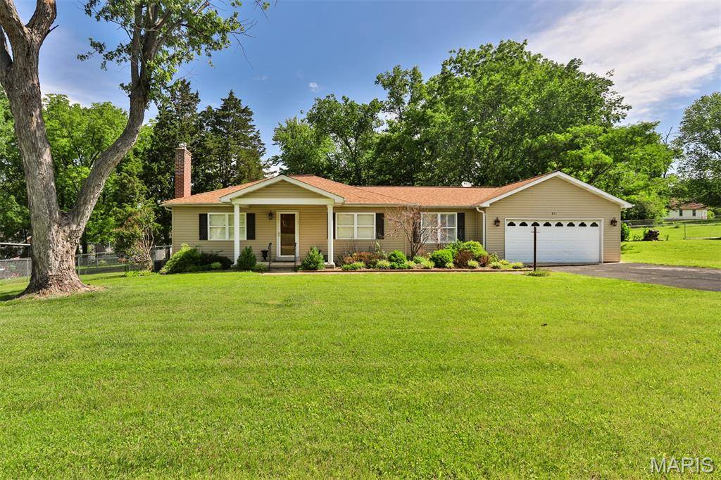 Unincorporated, MO 63125,851 Poplar DR
