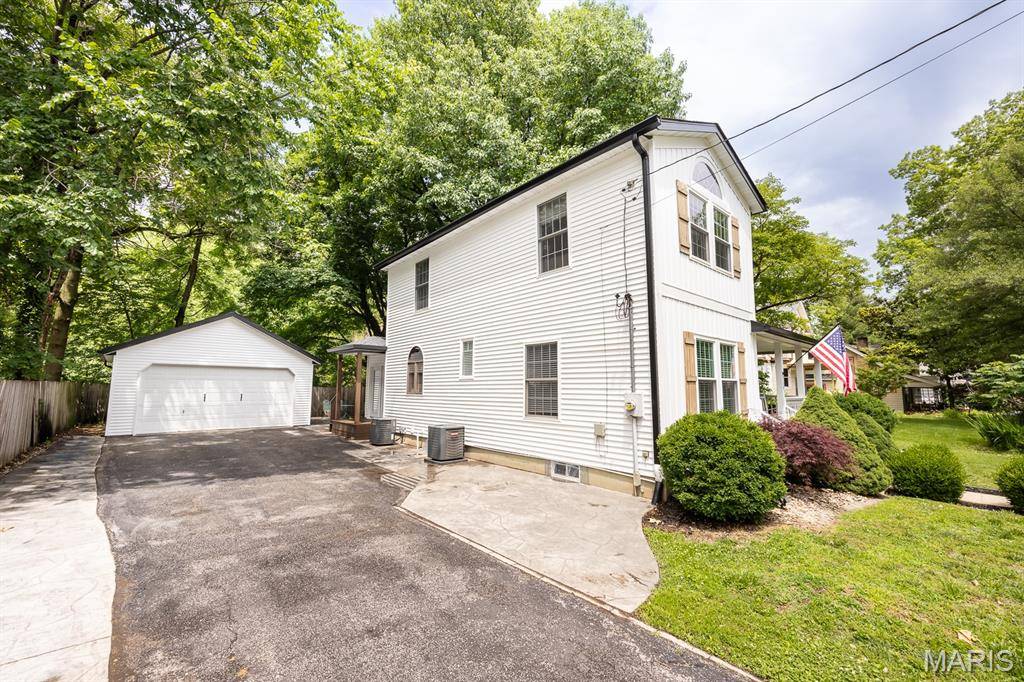 Edwardsville, IL 62025,729 Randle ST