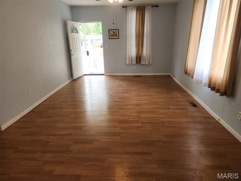 Dupo, IL 62239,617 N 2nd ST