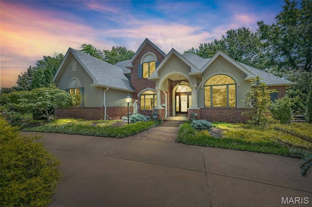 Fenton, MO 63026,718 River Hills DR