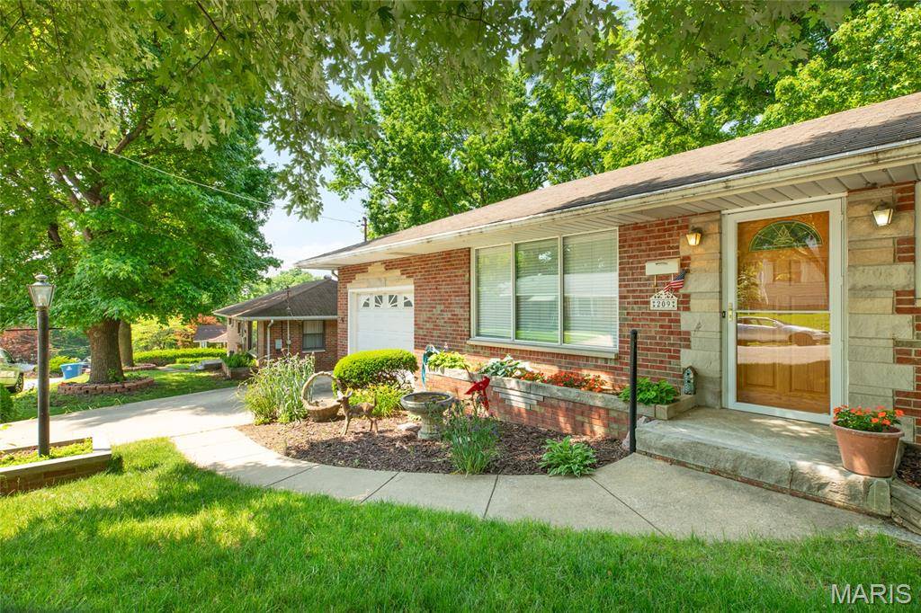Alton, IL 62002,209 Hy Vista DR