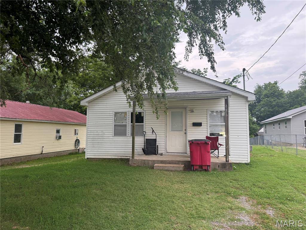 Sikeston, MO 63780,136 N 6th ST