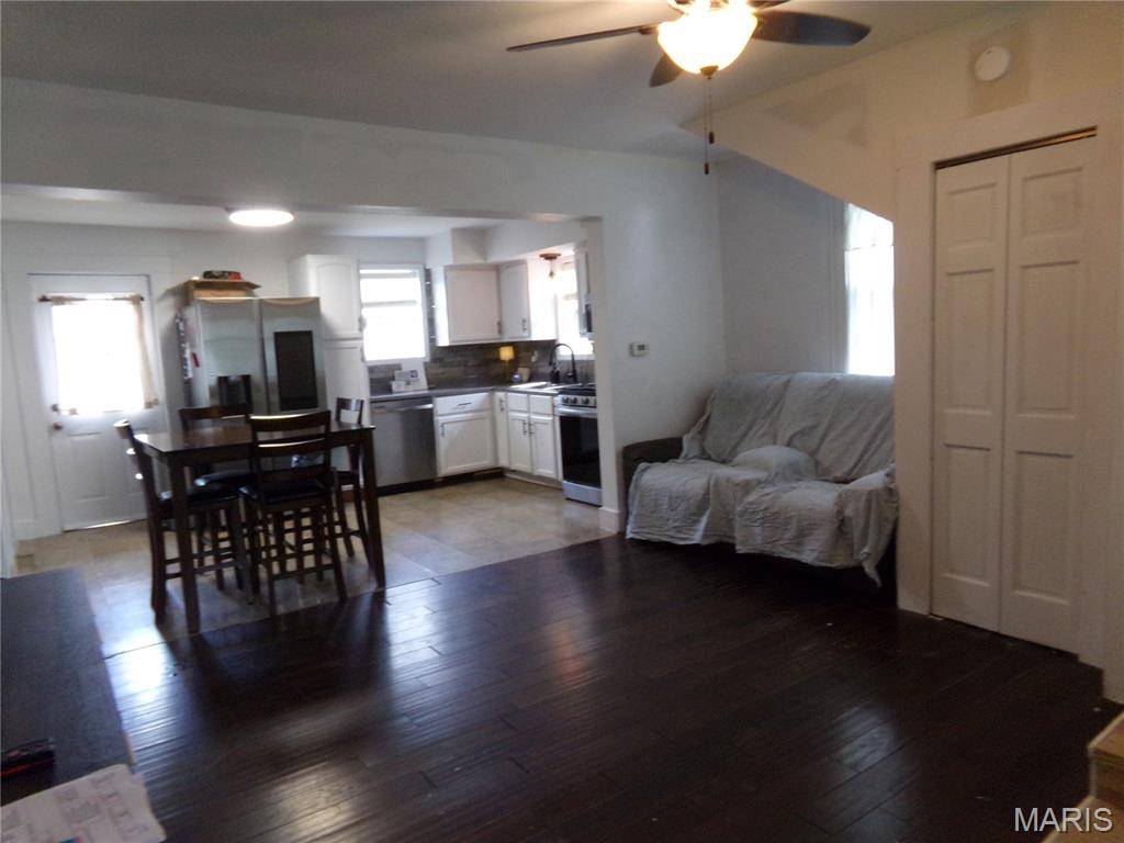 Breese, IL 62230,635 S 6th ST