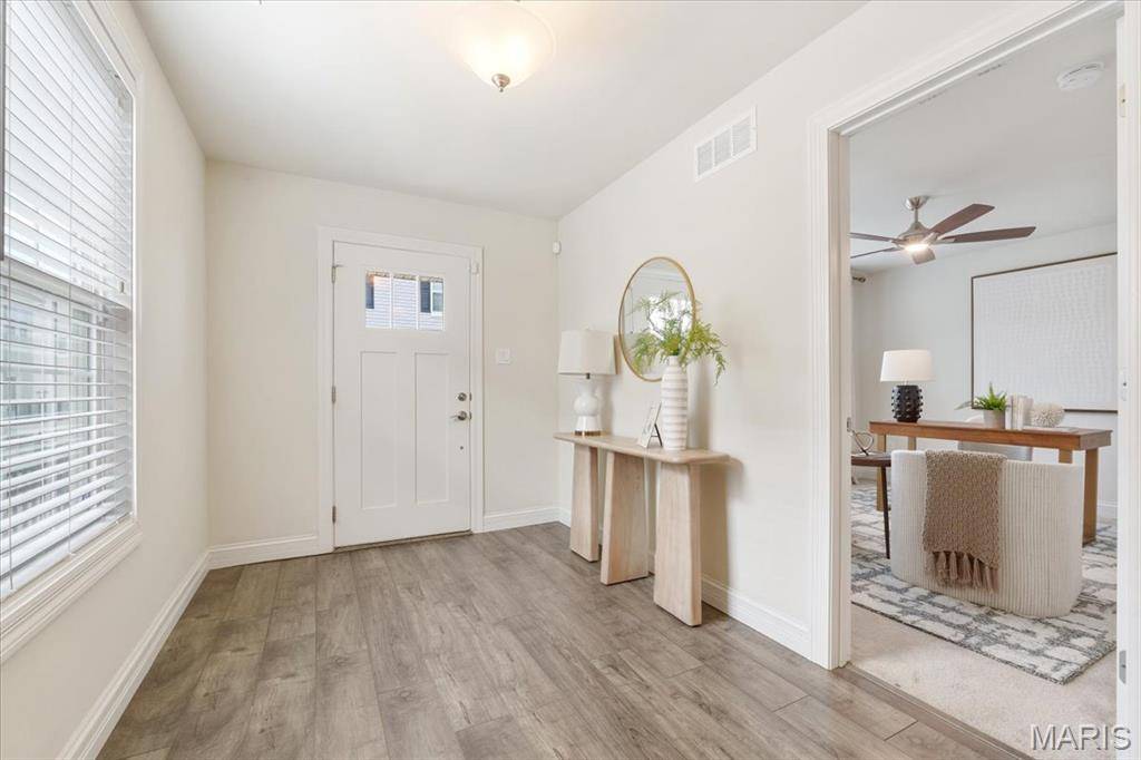 St Louis, MO 63117,8003 Townes WAY