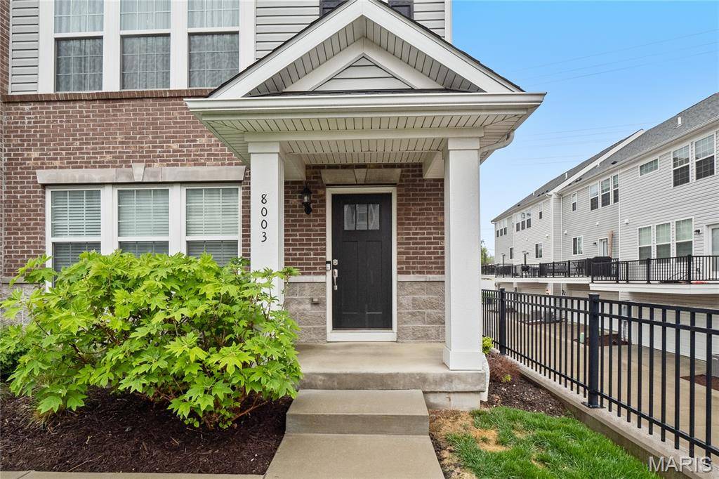 St Louis, MO 63117,8003 Townes WAY