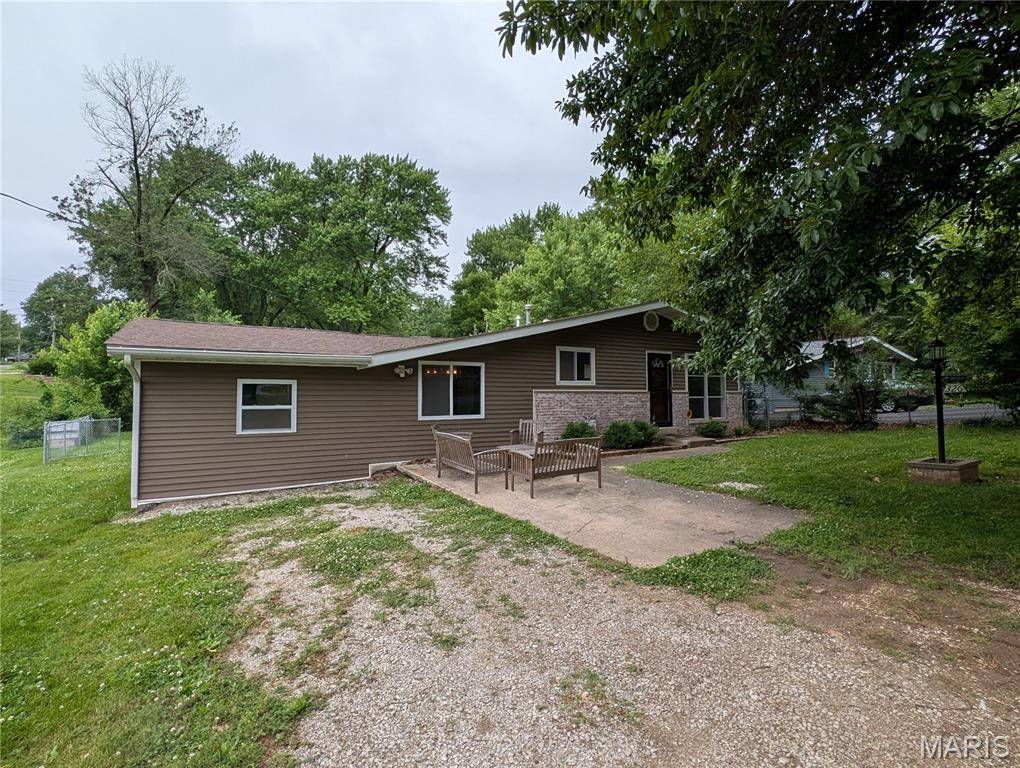 Bethalto, IL 62010,326 S Elm ST