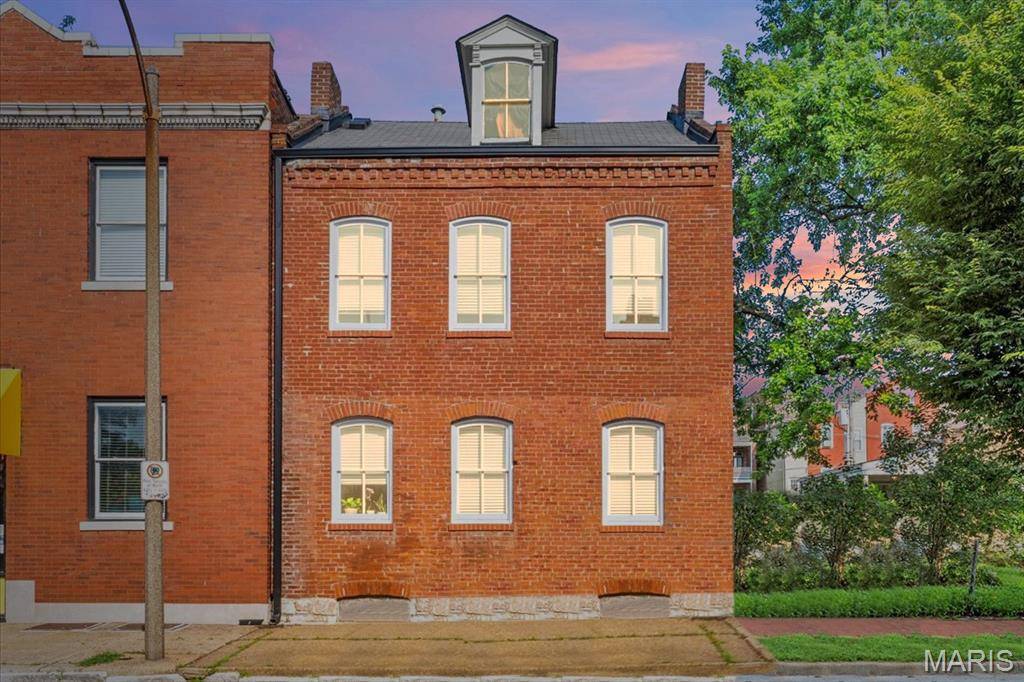 St Louis, MO 63104,2025 S 11th ST