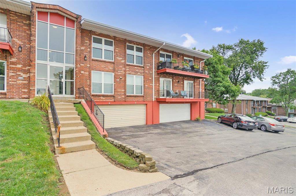 St Louis, MO 63146,10352 Forest Brook LN #H