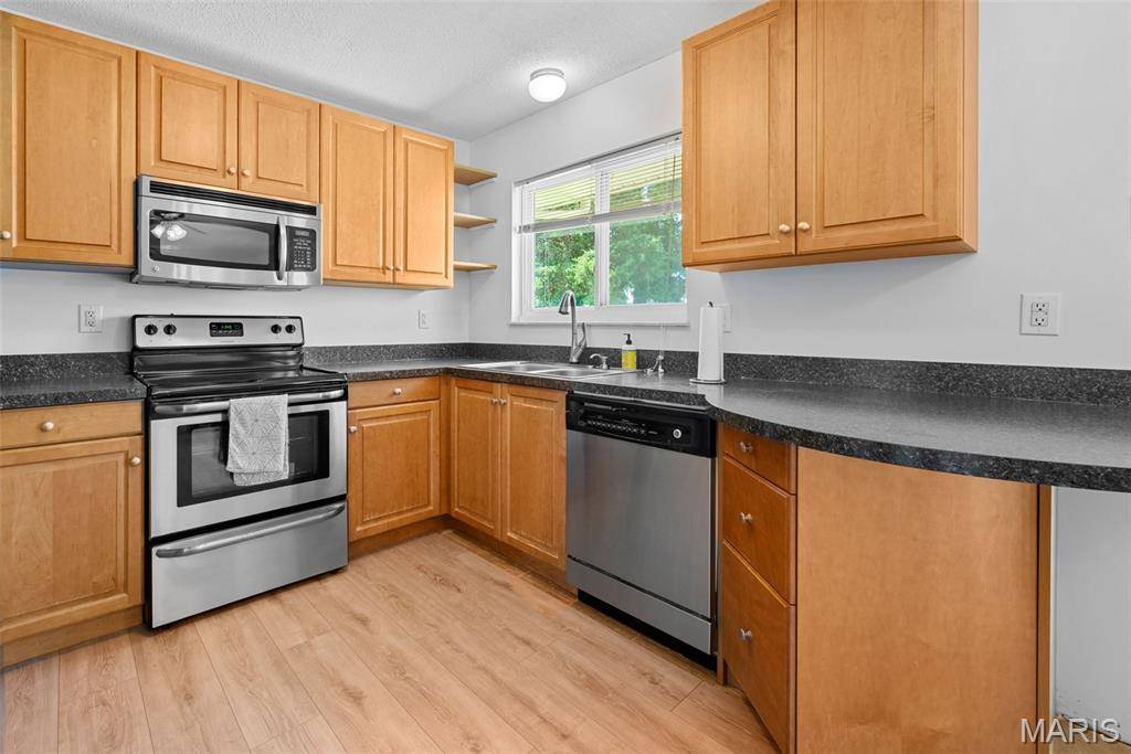 Ballwin, MO 63021,574 Larksmore CT
