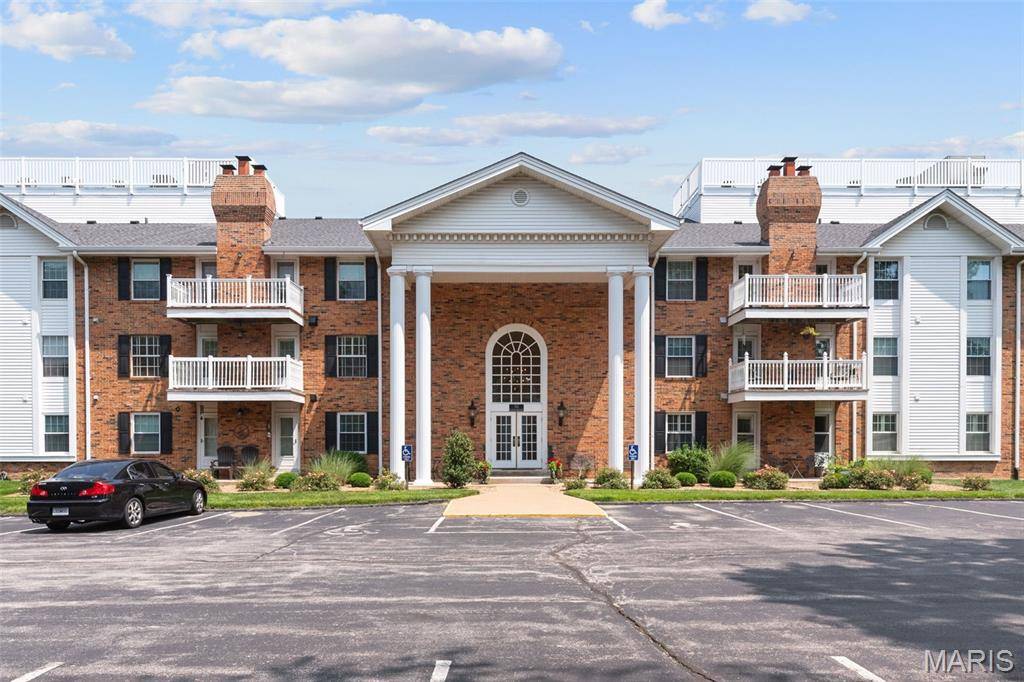 Ellisville, MO 63011,312 Clayton Crossing DR #301