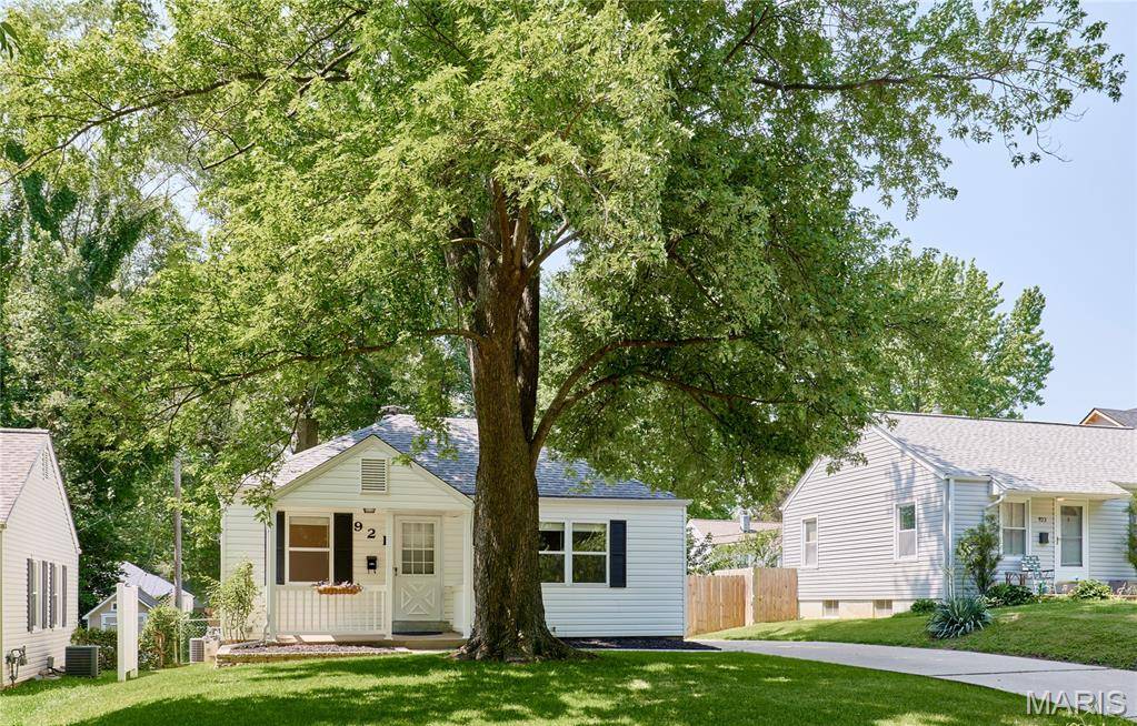 St Charles, MO 63301,921 Tompkins ST