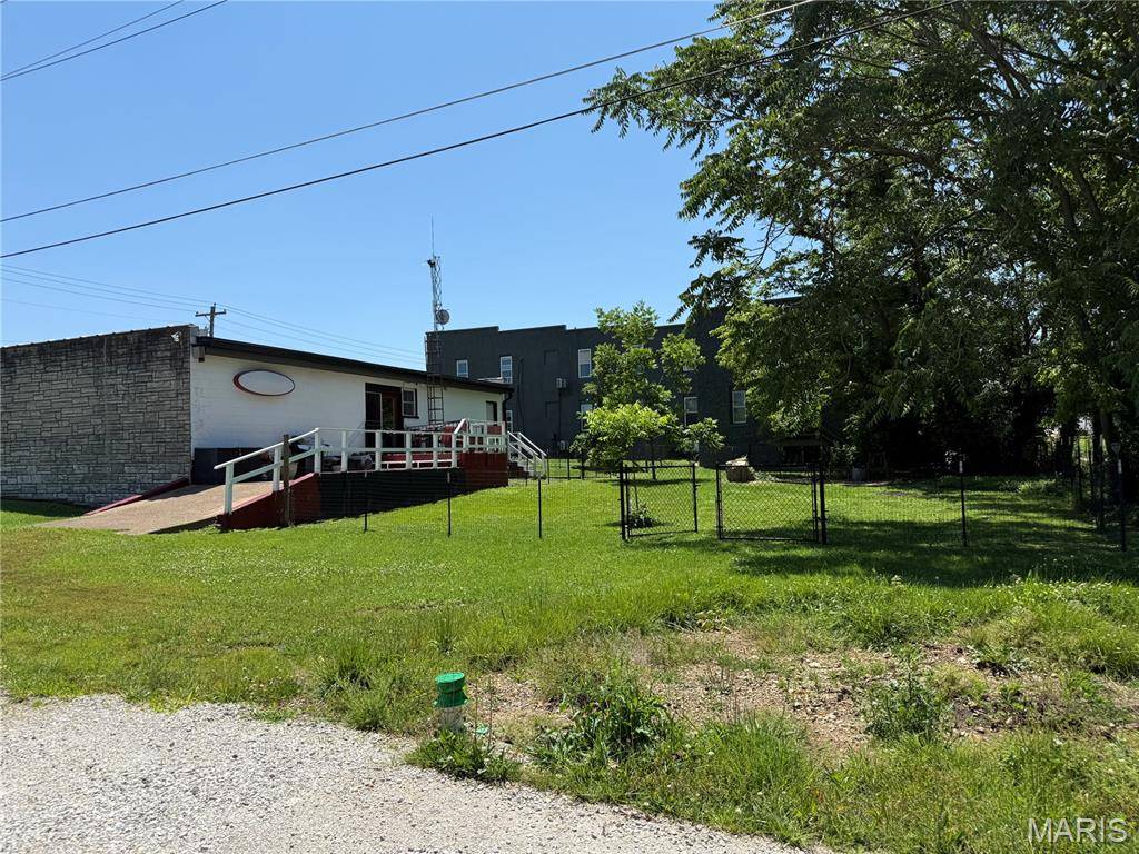 Cuba, MO 65453,605 NE Main ST