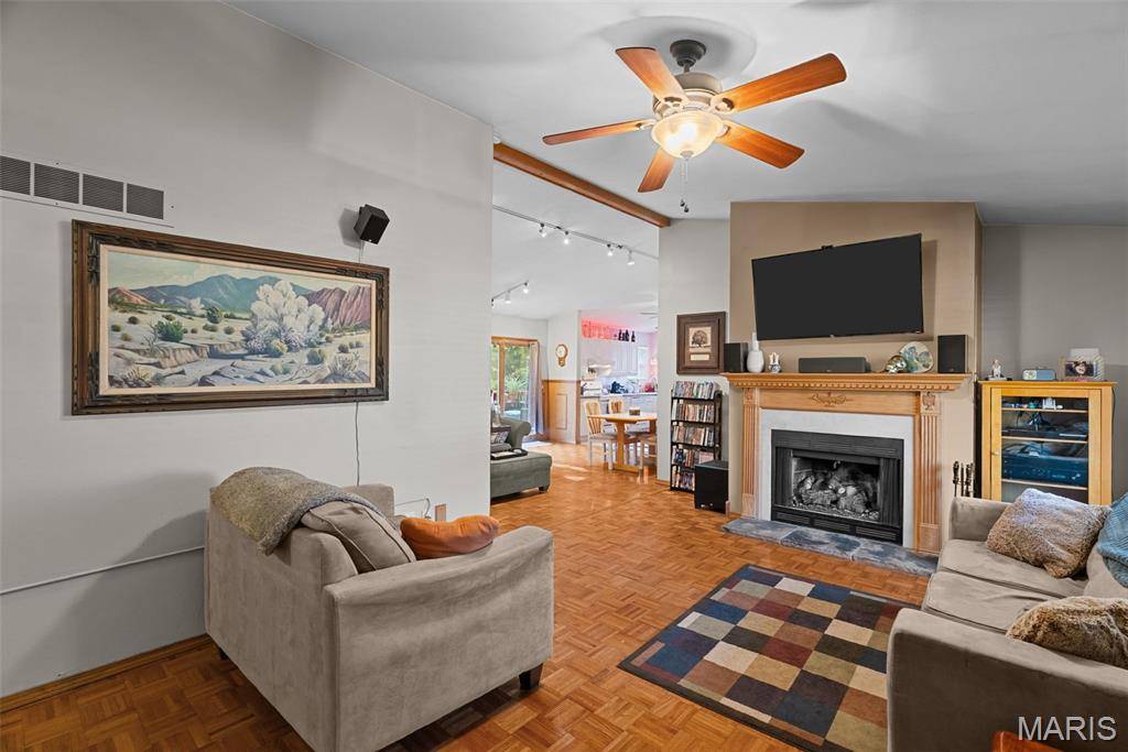 Arnold, MO 63010,1437 Castle Mill DR