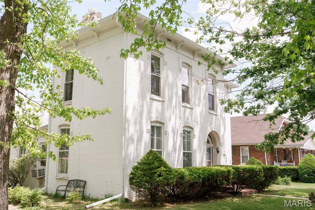 Palmyra, MO 63461,124 W Ross ST