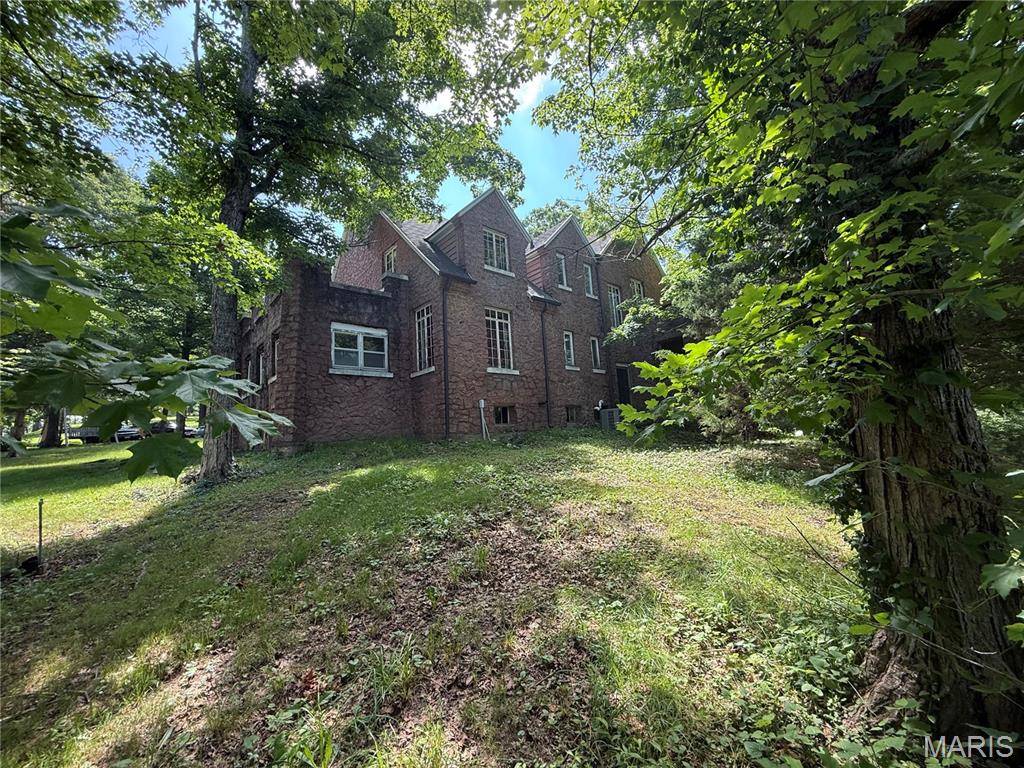 Marble Hill, MO 63764,102 Vine ST