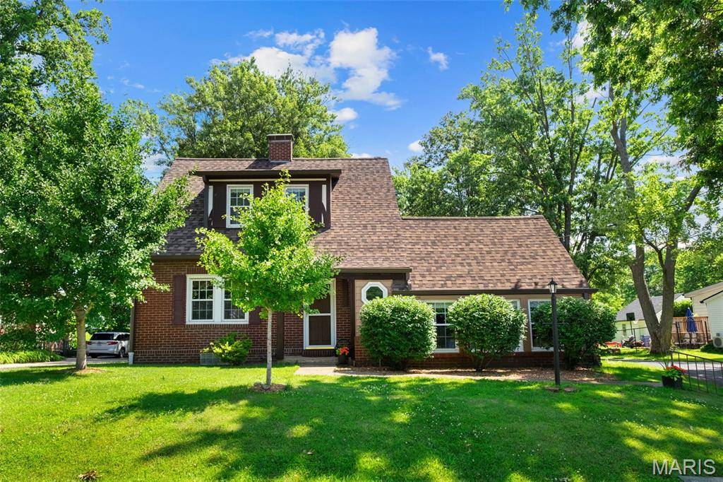 St Louis, MO 63126,816 S Sappington RD