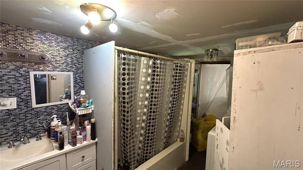 Dexter, MO 63841,526 N Locust St