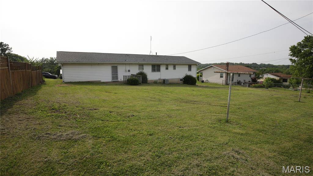 De Soto, MO 63020,517 N 11th