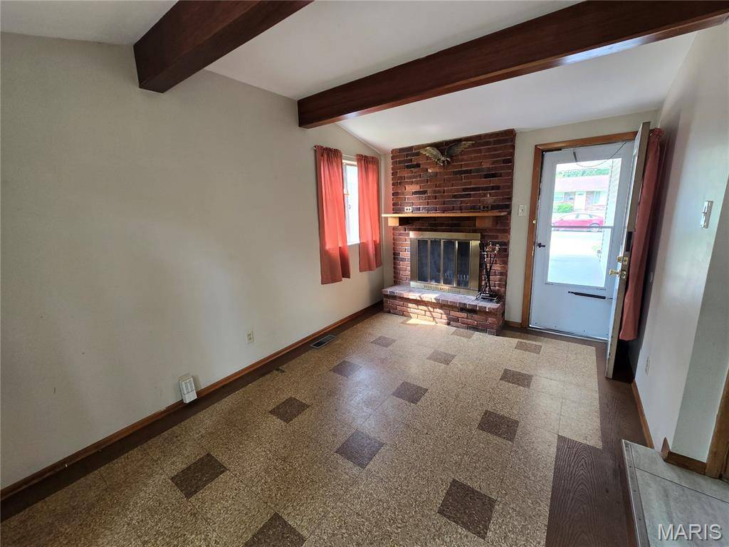 Florissant, MO 63031,515 Patterson LN