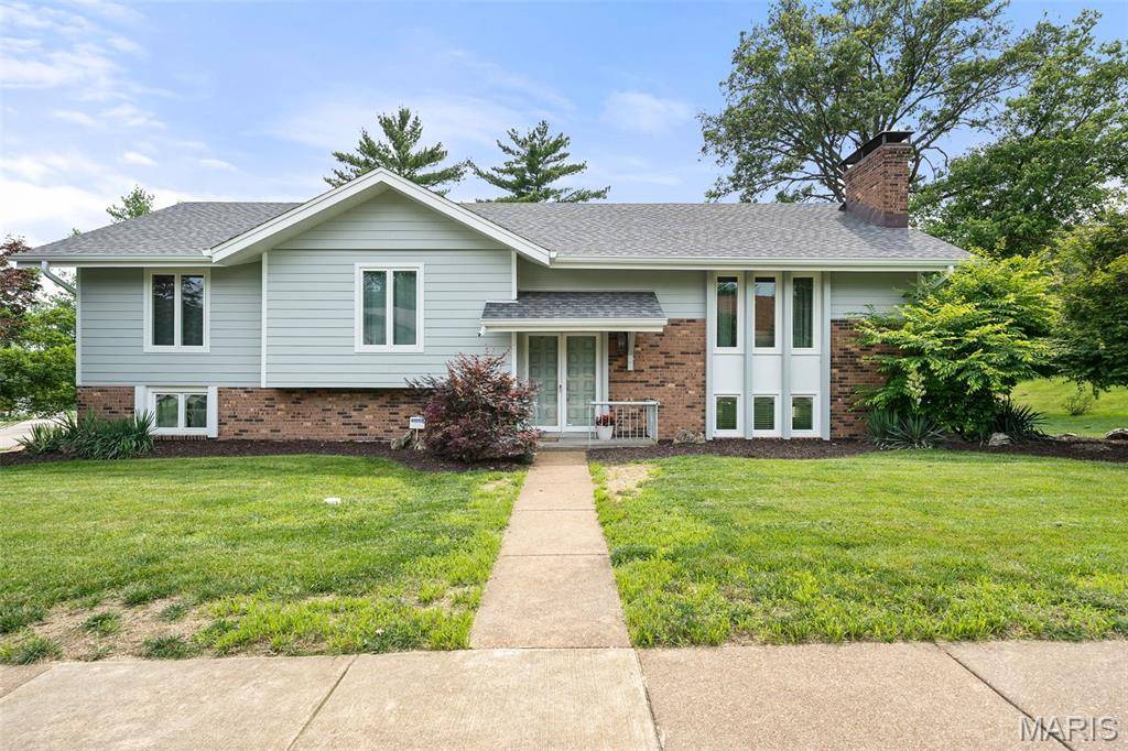 Creve Coeur, MO 63141,805 Haverton DR