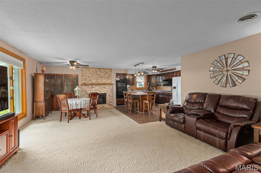 Gillespie, IL 62033,900 Montana ST