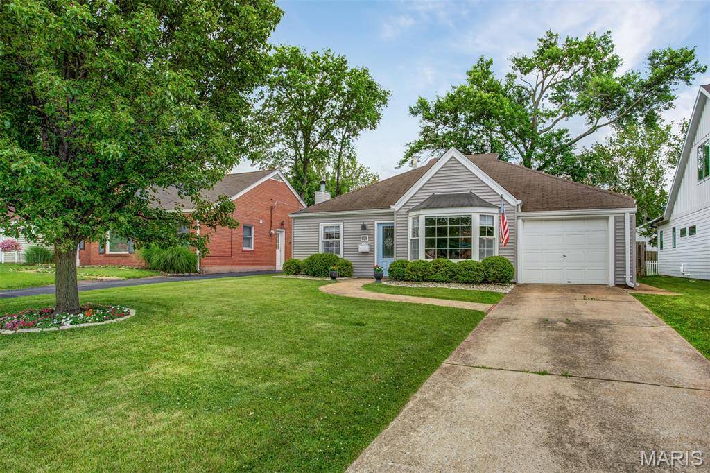 Glendale, MO 63122,858 Chelsea AVE